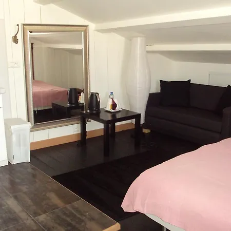 Homestay Le Poulailler De L'ile De Re Saint-Martin-de-Re